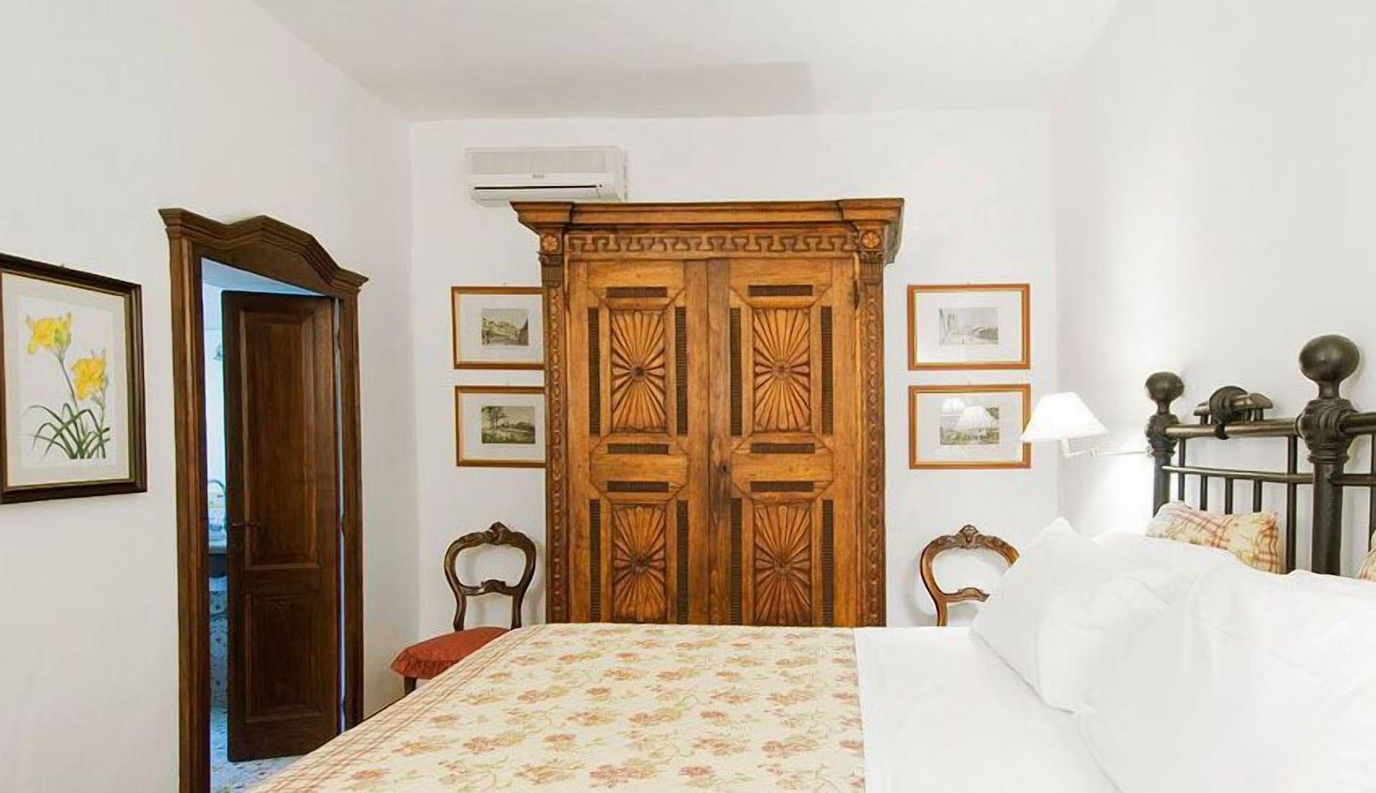Hotel Lucrezia Riola Sardo Exterior foto