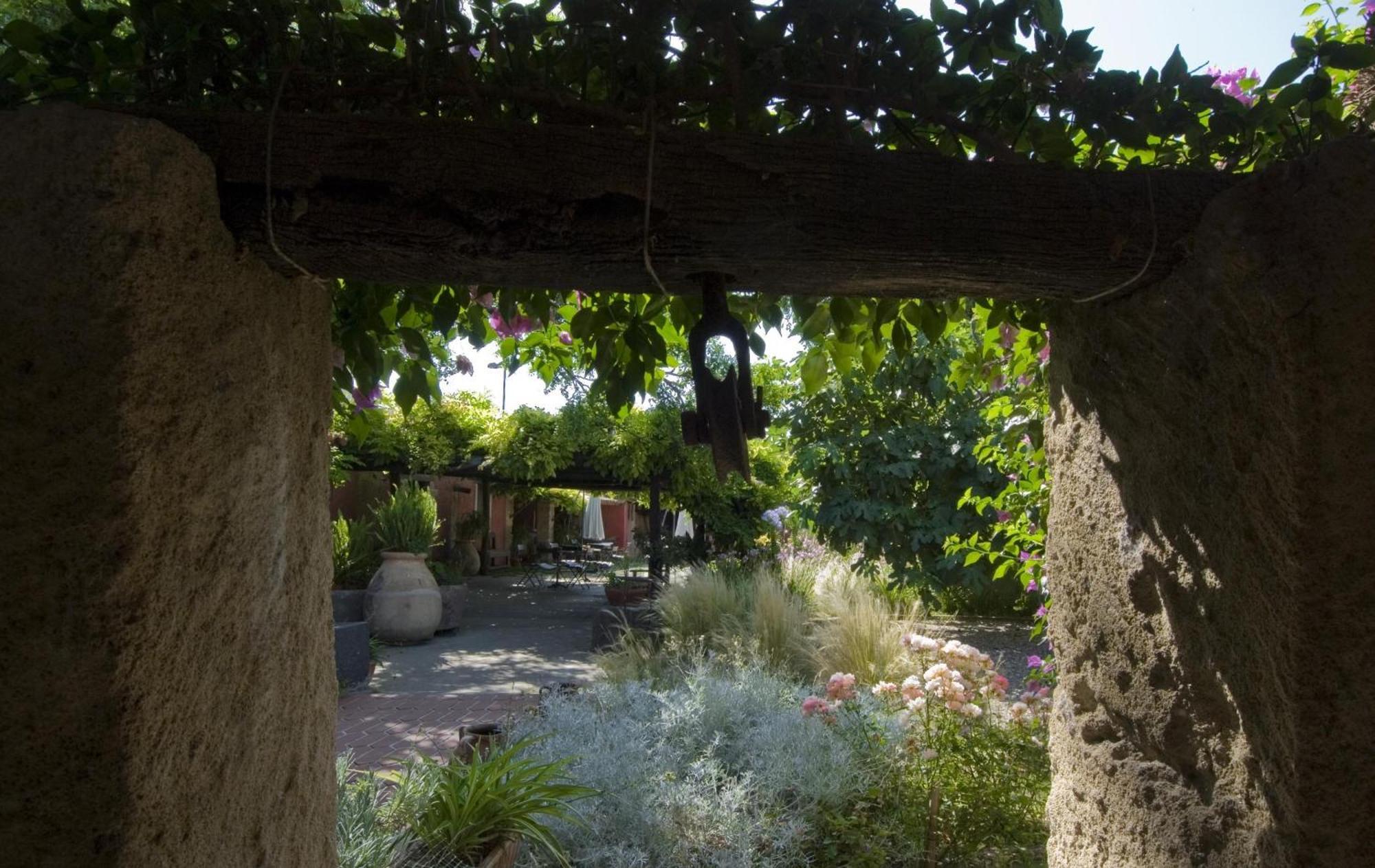 Hotel Lucrezia Riola Sardo Exterior foto