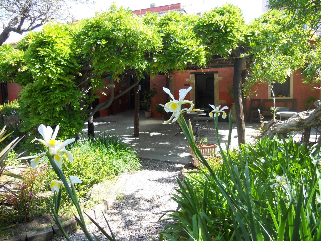 Hotel Lucrezia Riola Sardo Exterior foto